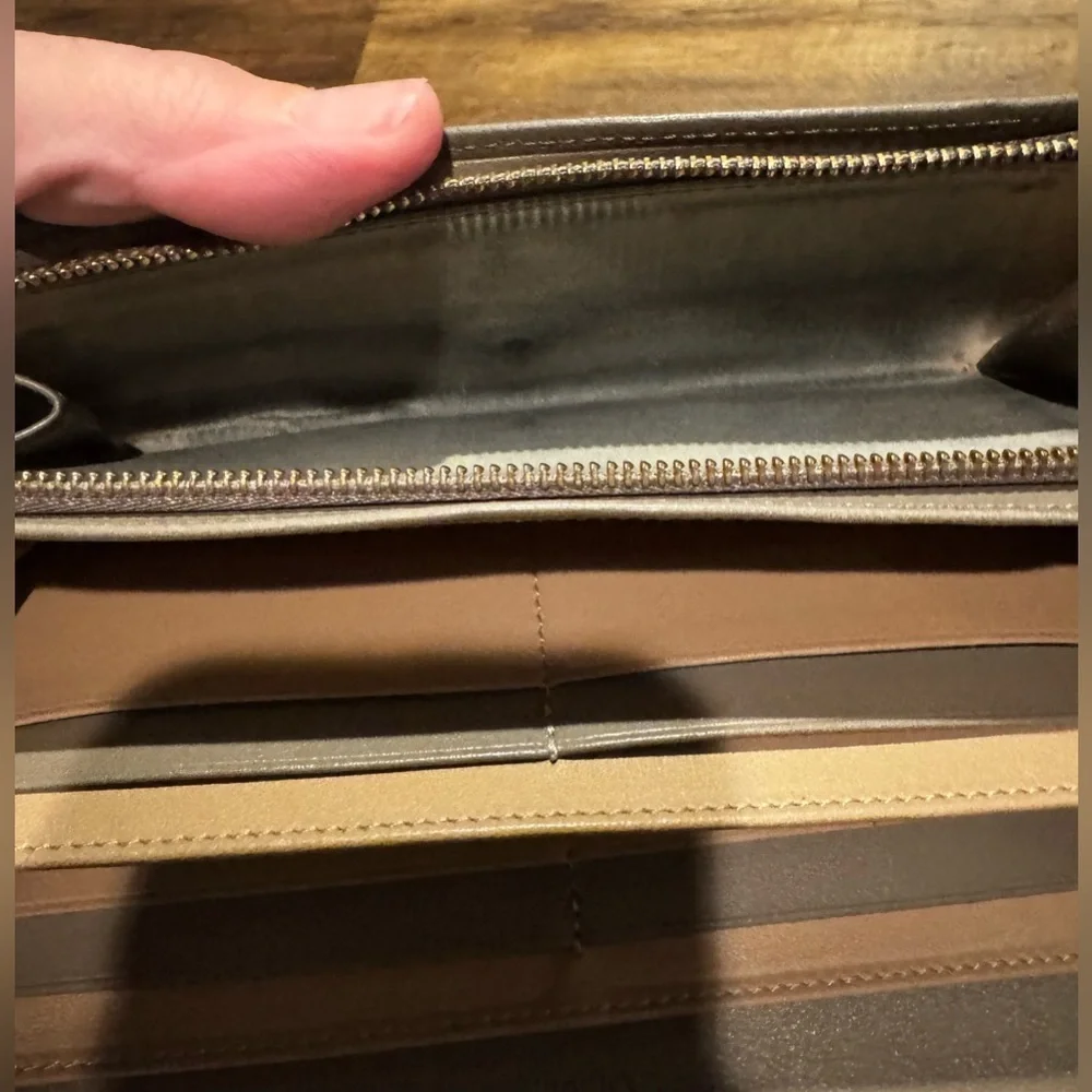 Chloe Gray Leather Wallet with Gold-Toned Detail and Snap Closure